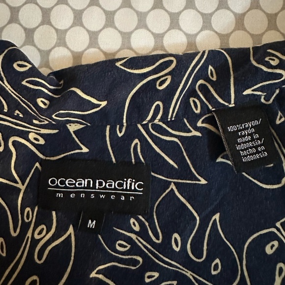 Ocean Pacific Vintage Men's Black Hawaiian Abstract Short Sleeve Shirt (Med) - Picture 6 of 11